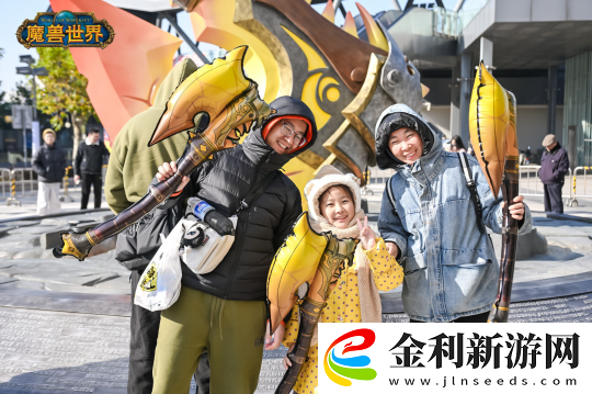 永久落地上海！魔獸世界血吼雕塑在近鐵城市廣場完成剪彩