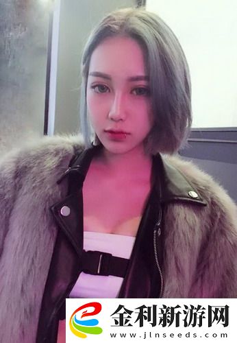 女生穿露胸開(kāi)叉裙穿搭大忌