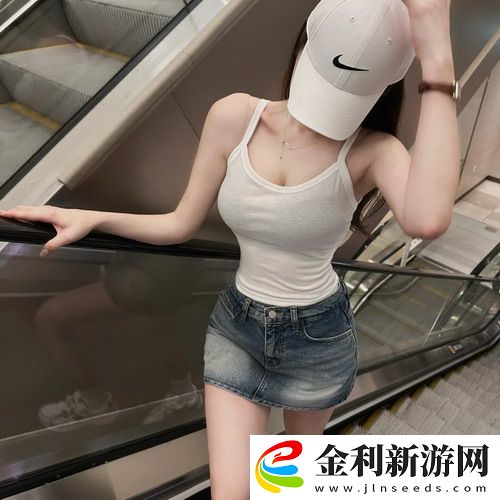豐滿的女鄰居觀看