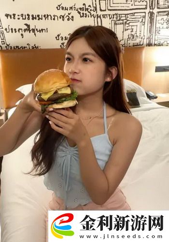 女生胸前兩顆大大的包是什么展示風(fēng)采變化網(wǎng)友