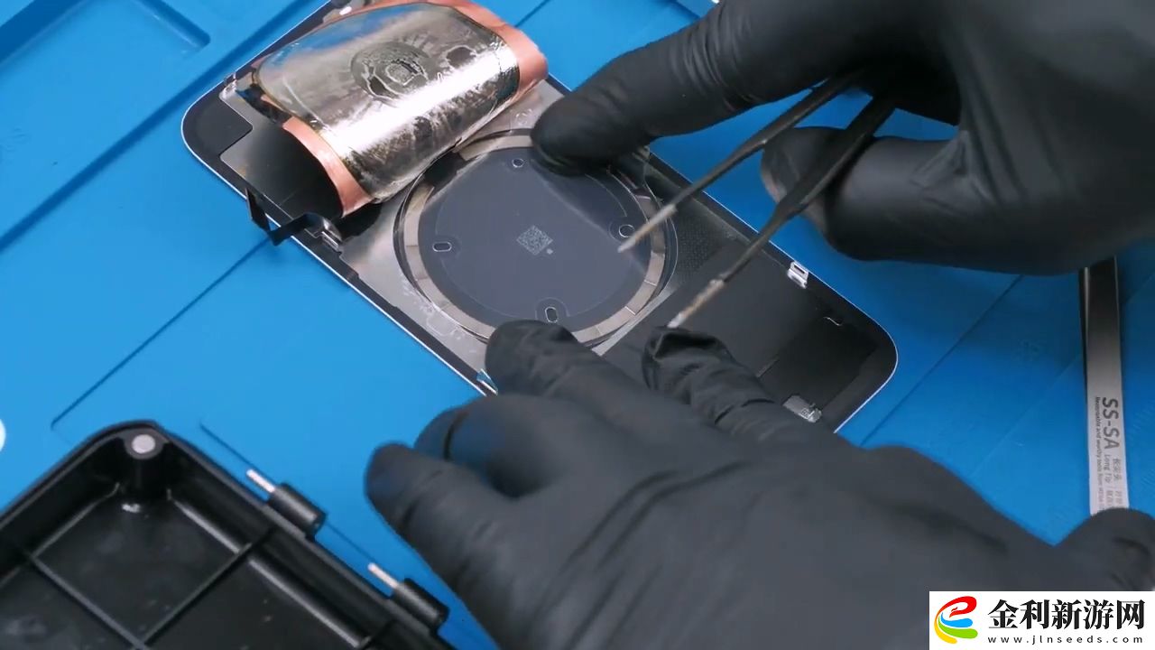 蘋(píng)果 iPhone 16e 可改裝支持 MagSafe 無(wú)線充電